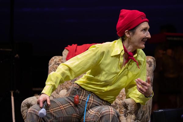 Tanzquartier Wien: Barbara Kraus - Wer will kann gehen (22.2.2020) https://esel.at/termin/104944 | Foto: eSeL Foto: eSeL.at - Lorenz Seidler