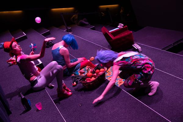 Tanzquartier Wien: Barbara Kraus - Wer will kann gehen (22.2.2020) https://esel.at/termin/104944 | Foto: eSeL Foto: eSeL.at - Lorenz Seidler