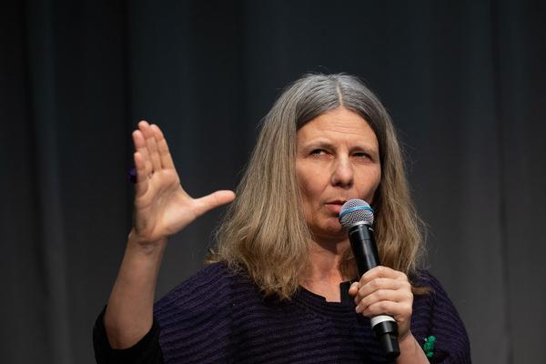 Tanzquartier Wien: Wir gehen erst, wenn wir gekommen sind. Ein Gespräch über 30 Jahre künstlerische Arbeit von Barbara Kraus. (22.2.2020) https://esel.at/termin/104944 | Foto: eSeL Foto: eSeL.at - Lorenz Seidler