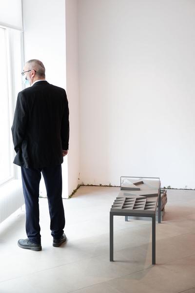 xhibit E: Wiedereröffnung - Multiple Singularities (02.06.2020 - 06.09.2020) https://esel.at/termin/105674 | Foto: eSeL Foto: eSeL.at - Lorenz Seidler