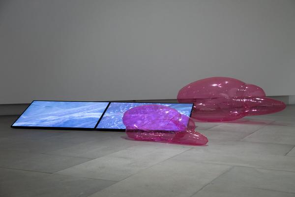 xhibit E: Wiedereröffnung - Multiple Singularities (02.06.2020 - 06.09.2020) https://esel.at/termin/105674 | Foto: eSeL Foto: eSeL.at - Lorenz Seidler