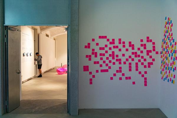 xhibit E: Wiedereröffnung - Multiple Singularities (02.06.2020 - 06.09.2020) https://esel.at/termin/105674 | Foto: eSeL Foto: eSeL.at - Lorenz Seidler