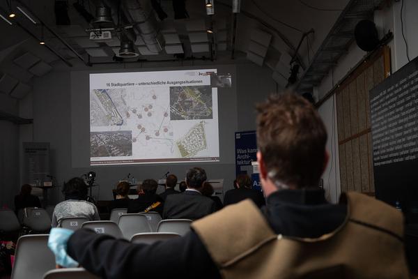 Architekturzentrum Wien: IBA Symposium: "Wir sind Quartier. Stadtentwicklung in der Klimakrise" (14.10.2020) Wie wohnen wir morgen?https://www.iba-wien.at/veranstaltungen/uebersicht/past-event-detail/event/wir-sind-quartier-symposium | Foto: eSeL Foto: eSeL.at - Lorenz Seidler