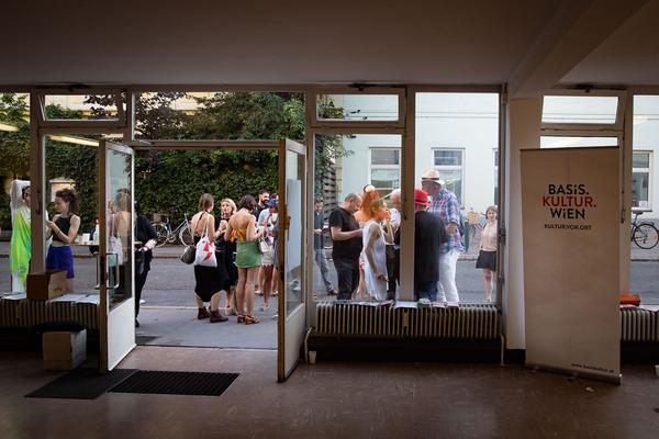 Hollerei: XX ART Flânerie – Eröffnung (10.7. - 18.7.2020) https://esel.at/termin/106218 | Foto: eSeL Foto: eSeL.at - Lorenz Seidler