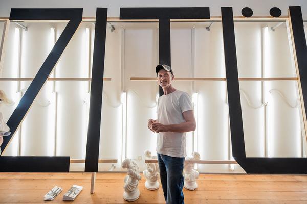 Kunst im öffentlichen Raum Niederösterreich @ Schloss Orth: Franz Kapfer - Zur Errettung des Christentums (25.7.2020, Eröffnung) https://publicart.at/de/kalender/?pid=1009 | Foto: eSeL.at - Joanna Pianka Foto: eSeL.at - Joanna Pianka