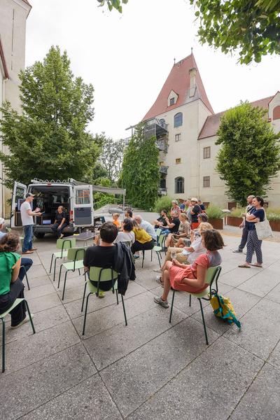 Kunst im öffentlichen Raum Niederösterreich @ Schloss Orth: Franz Kapfer - Zur Errettung des Christentums (25.7.2020, Eröffnung) https://publicart.at/de/kalender/?pid=1009 | Foto: eSeL.at - Joanna Pianka Foto: eSeL.at - Joanna Pianka
