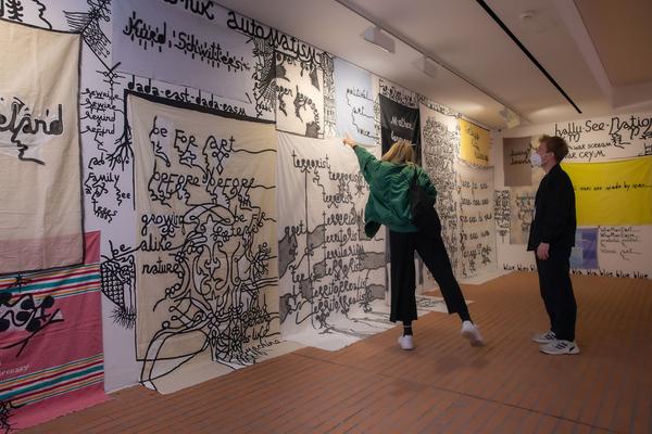 Kunsthalle Wien: And if I devoted my life to one of its feathers? (Wiener Festwochen Ausstellung, 14.5. - 26.9.2021) Foto: eSeL.at - Lorenz Seidler Foto: eSeL.at - Lorenz Seidler