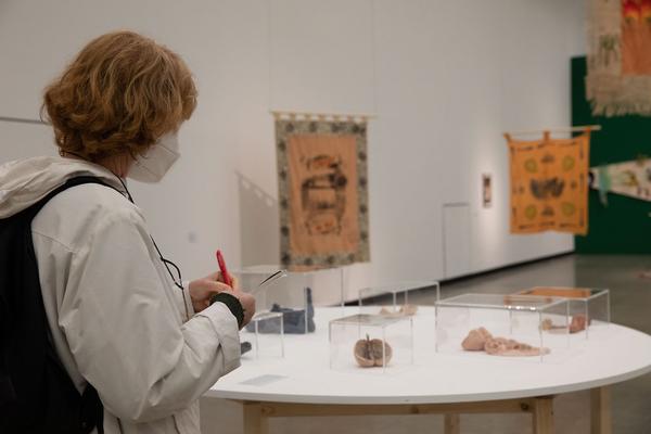 Kunsthalle Wien: And if I devoted my life to one of its feathers? (Wiener Festwochen Ausstellung, Pressekonferenz, 14.5.2021) Foto: eSeL.at - Lorenz Seidler Foto: eSeL.at - Lorenz Seidler