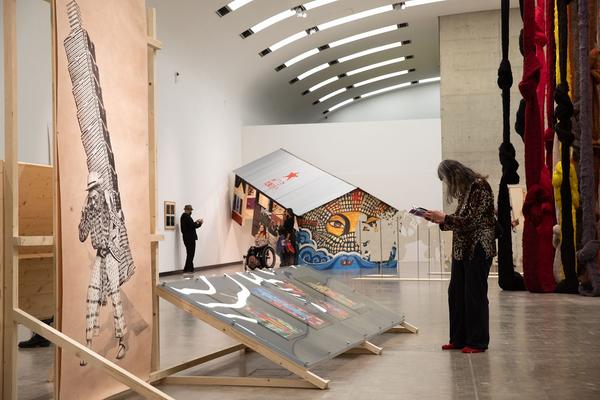 Kunsthalle Wien: And if I devoted my life to one of its feathers? (Wiener Festwochen Ausstellung, Eröffnung, 14.5.2021) Foto: eSeL.at - Lorenz Seidler Foto: eSeL.at - Lorenz Seidler