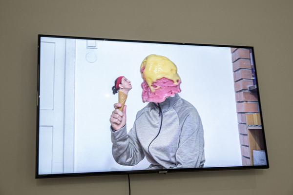 Untitled Projects: Anna Vasof & Christian Bazant-Hegemark (12.2. - 24.4.2021) https://esel.at/termin/108588 | Foto: eSeL Foto: eSeL.at - Lorenz Seidler