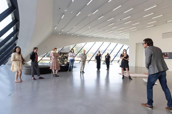 Landesgalerie Niederösterreich: #Artstories: Spuren und Masken der Flucht (4.9.2021) Foto: eSeL Foto: eSeL Lorenz Seidler