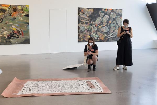 Landesgalerie Niederösterreich: #Artstories: Spuren und Masken der Flucht (4.9.2021) Foto: eSeL Foto: eSeL Lorenz Seidler