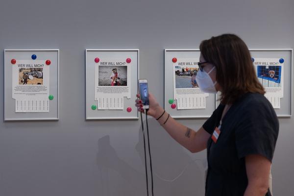 Landesgalerie Niederösterreich: #Artstories: Spuren und Masken der Flucht (4.9.2021) Foto: eSeL Foto: eSeL Lorenz Seidler