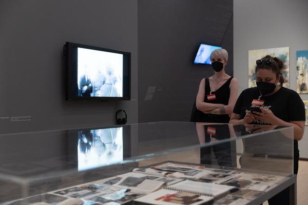 Landesgalerie Niederösterreich: #Artstories: Spuren und Masken der Flucht (4.9.2021) Foto: eSeL Foto: eSeL Lorenz Seidler