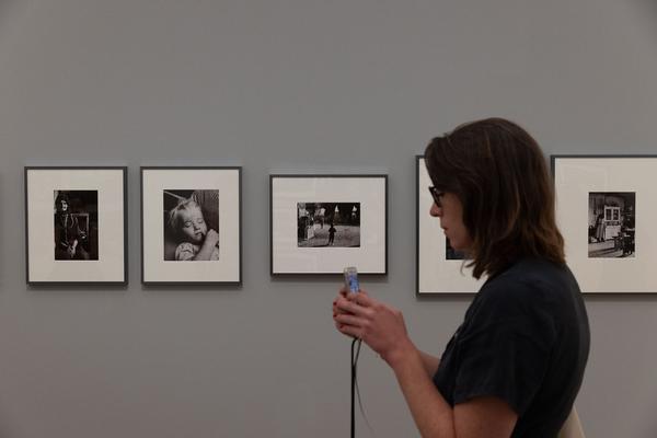 Landesgalerie Niederösterreich: #Artstories: Spuren und Masken der Flucht (4.9.2021) Foto: eSeL Foto: eSeL Lorenz Seidler
