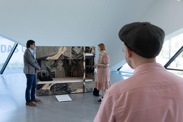 Landesgalerie Niederösterreich: #Artstories: Spuren und Masken der Flucht (4.9.2021) Foto: eSeL Foto: eSeL Lorenz Seidler