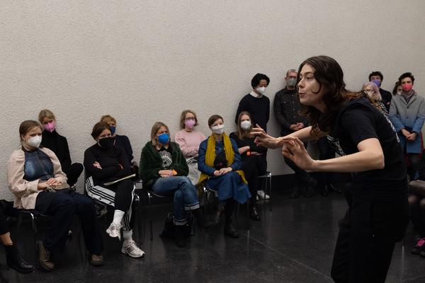 Vienna Art Week / Secession: Performance Nora Turato (19.11.2021) Foto: eSeL.at - Lorenz Seidler Foto: eSeL.at - Lorenz Seidler