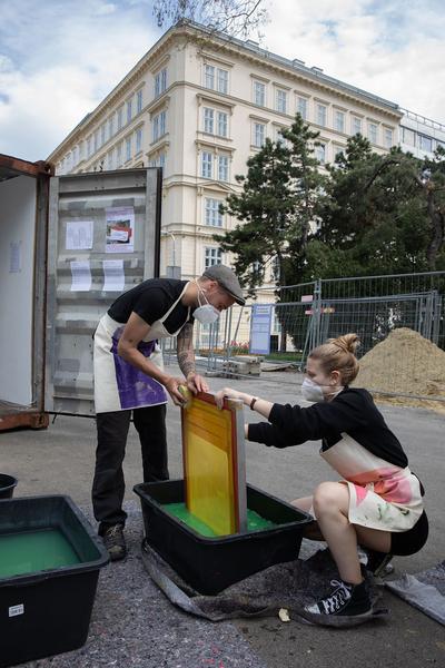 akbild @ Schillerplatz: Bureau Veritas - Laboratory (7.5.2021) https://www.akbild.ac.at/Portal/institute/bildende-kunst/ausstellungen-vermittlung/copy_of_bureau-veritas | Foto: eSeL Foto: eSeL.at - Lorenz Seidler