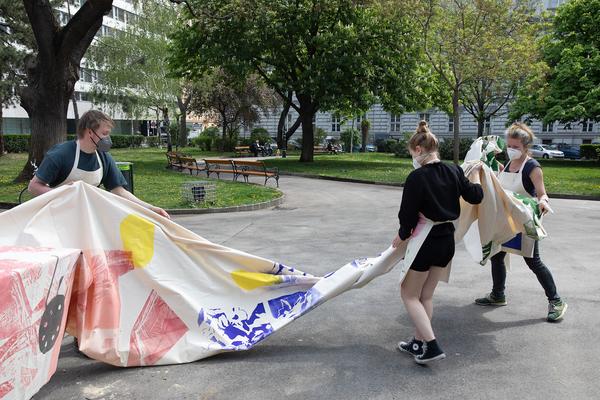 akbild @ Schillerplatz: Bureau Veritas - Laboratory (7.5.2021) https://www.akbild.ac.at/Portal/institute/bildende-kunst/ausstellungen-vermittlung/copy_of_bureau-veritas | Foto: eSeL Foto: eSeL.at - Lorenz Seidler