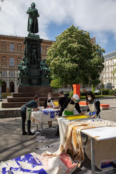 akbild @ Schillerplatz: Bureau Veritas - Laboratory (7.5.2021) https://www.akbild.ac.at/Portal/institute/bildende-kunst/ausstellungen-vermittlung/copy_of_bureau-veritas | Foto: eSeL Foto: eSeL.at - Lorenz Seidler