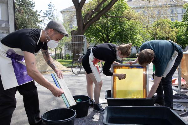 akbild @ Schillerplatz: Bureau Veritas - Laboratory (7.5.2021) https://www.akbild.ac.at/Portal/institute/bildende-kunst/ausstellungen-vermittlung/copy_of_bureau-veritas | Foto: eSeL Foto: eSeL.at - Lorenz Seidler