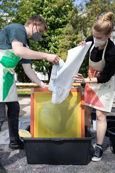 akbild @ Schillerplatz: Bureau Veritas - Laboratory (7.5.2021) https://www.akbild.ac.at/Portal/institute/bildende-kunst/ausstellungen-vermittlung/copy_of_bureau-veritas | Foto: eSeL Foto: eSeL.at - Lorenz Seidler