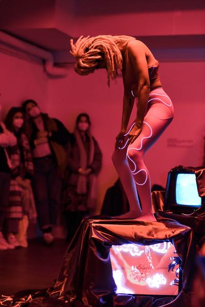 das weisse haus: Connections unplugged, Bodies rewired (10.11.2021 – 29.01.2022) Fotos: eSeL.at - Joanna Pianka