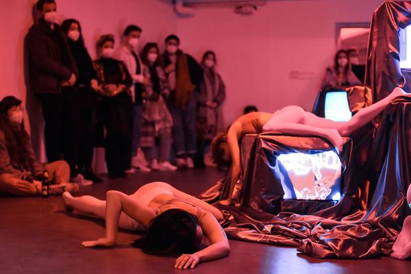 das weisse haus: Connections unplugged, Bodies rewired (10.11.2021 – 29.01.2022) Fotos: eSeL.at - Joanna Pianka