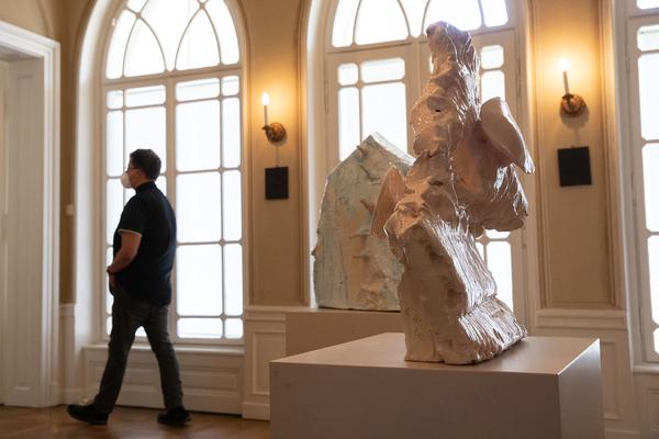 MAK-Expositur Geymüllerschlössel: Erwin Wurm (8.5. - 5.12.2021) https://www.mak.at/mak-expositur_geymuellerschloessel | Foto: eSeL Foto: eSeL.at - Lorenz Seidler