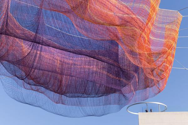 MuseumsQuartier Wien: Janet Echelman - Earth Time 1.78 (ab 7.9.2021) Foto: eSeL.at - Lorenz Seidler Foto: eSeL Lorenz Seidler
