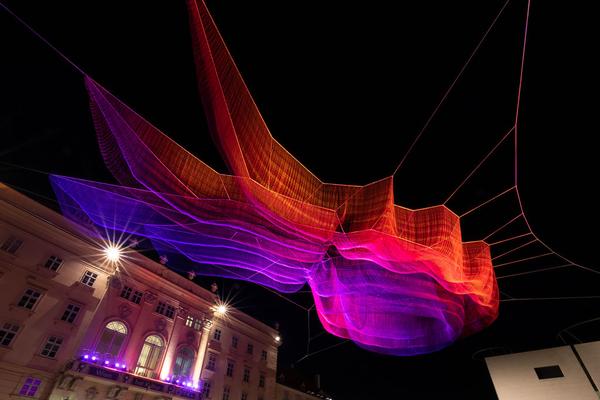 MuseumsQuartier Wien: Janet Echelman - Earth Time 1.78 (ab 7.9.2021) Foto: eSeL.at - Lorenz Seidler Foto: eSeL Lorenz Seidler