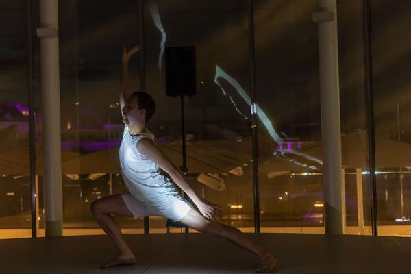 MQ Libelle: Bodymapping - Performance by Thisplay (12.9.2021) Foto: eSeL.at - Lorenz Seidler Foto: eSeL Lorenz Seidler