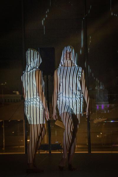 MQ Libelle: Bodymapping - Performance by Thisplay (12.9.2021) Foto: eSeL.at - Lorenz Seidler Foto: eSeL Lorenz Seidler