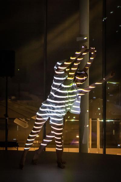 MQ Libelle: Bodymapping - Performance by Thisplay (12.9.2021) Foto: eSeL.at - Lorenz Seidler Foto: eSeL Lorenz Seidler