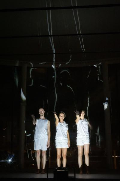 MQ Libelle: Bodymapping - Performance by Thisplay (12.9.2021) Foto: eSeL.at - Lorenz Seidler Foto: eSeL Lorenz Seidler