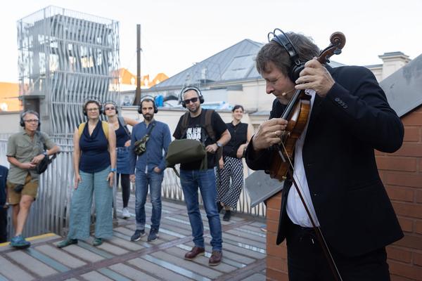 MuseumsQuartier Wien: Walking Concert - Die Strottern (10.9.2021, Libellen-Wochenende) Foto: eSeL.at - Lorenz Seidler Foto: eSeL Lorenz Seidler