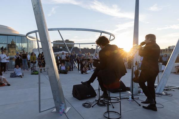 MuseumsQuartier Wien: Walking Concert - Die Strottern (10.9.2021, Libellen-Wochenende) Foto: eSeL.at - Lorenz Seidler Foto: eSeL Lorenz Seidler