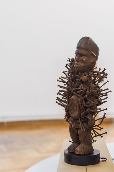 das weisse haus: Lisl Ponger - „Dancing on Thin Ice“ (19.5. - 3.7.2021) https://w.dasweissehaus.at/exhibition/einzelausstellung-dancing-on-thin-ice-von-lisl-ponger | Foto: eSeL.at - Joanna Pianka