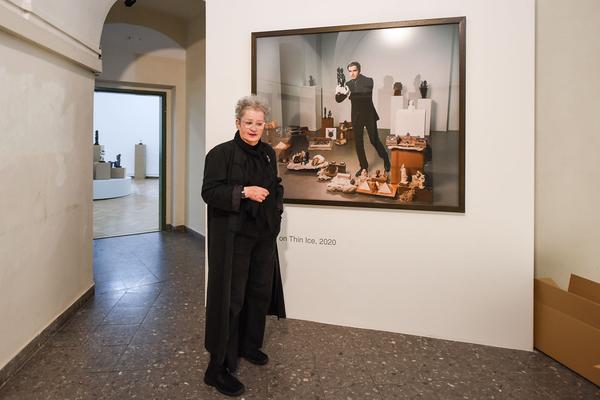 das weisse haus: Lisl Ponger - „Dancing on Thin Ice“ (19.5. - 3.7.2021) https://w.dasweissehaus.at/exhibition/einzelausstellung-dancing-on-thin-ice-von-lisl-ponger | Foto: eSeL.at - Joanna Pianka