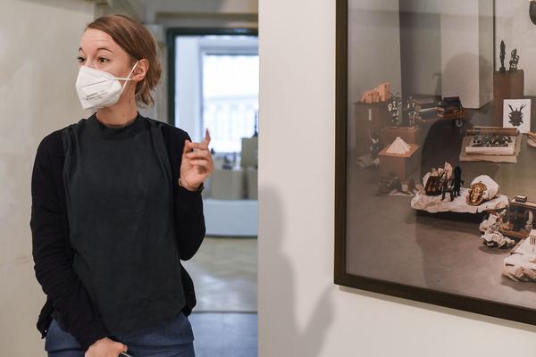 das weisse haus: Lisl Ponger - „Dancing on Thin Ice“ (19.5. - 3.7.2021) https://w.dasweissehaus.at/exhibition/einzelausstellung-dancing-on-thin-ice-von-lisl-ponger | Foto: eSeL.at - Joanna Pianka