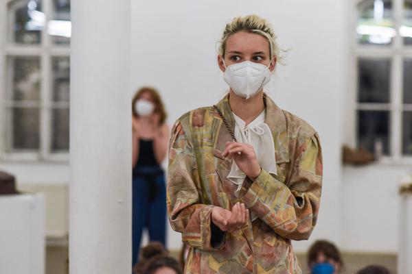 Kunsthalle Exnergasse: PASCAL - Performance Veza María Fernández & Christina Lederhaas  - im Rahmen der Ausstellung "love and other rhythms"  (30.6.2021) https://esel.at/termin/109777 | Foto: eSeL.at - Joanna Pianka
