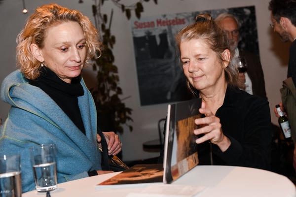 Kunst Haus Wien Garage: Antoinette de Jong & Robert Knoth "Tree and Soil" (Eröffnung, 20.10.21-13.02.22) Foto: eSeL.at - Joanna Pianka Foto: eSeL.at - Joanna Pianka