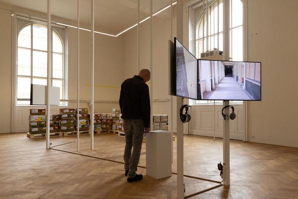 Exhibit Galerie / Akademie der Bildenden Künste Wien: Thicket of Ideas - Thicket of Times. Studierende der Akademie im Dialog mit Raqs Media Collective (09.10.2021 - 30.01.2022) 
Foto: eSeL.at - Lorenz Seidler Foto: eSeL Lorenz Seidler