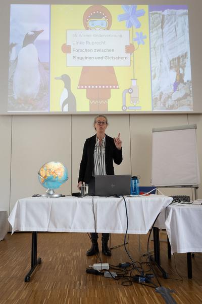 Zoom Kindermuseum: Wiener Kindervorlesung: Ulrike Ruprecht "Forschen zwischen Pinguinen und Gletschern" (3.4.2022) Foto: eSeL.at - Lorenz Seidler Foto: eSeL Lorenz Seidler