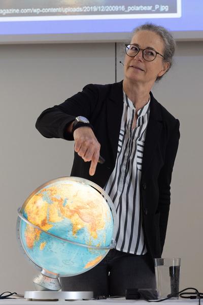Zoom Kindermuseum: Wiener Kindervorlesung: Ulrike Ruprecht "Forschen zwischen Pinguinen und Gletschern" (3.4.2022) Foto: eSeL.at - Lorenz Seidler Foto: eSeL Lorenz Seidler