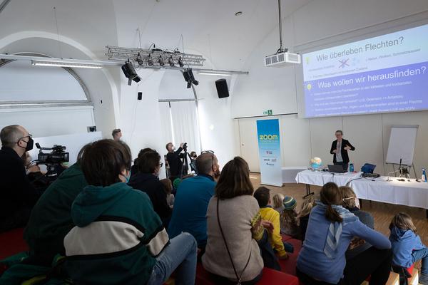 Zoom Kindermuseum: Wiener Kindervorlesung: Ulrike Ruprecht "Forschen zwischen Pinguinen und Gletschern" (3.4.2022) Foto: eSeL.at - Lorenz Seidler Foto: eSeL Lorenz Seidler