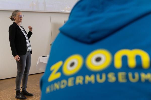 Zoom Kindermuseum: Wiener Kindervorlesung: Ulrike Ruprecht "Forschen zwischen Pinguinen und Gletschern" (3.4.2022) Foto: eSeL.at - Lorenz Seidler Foto: eSeL Lorenz Seidler