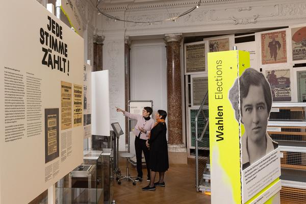 Haus der Geschichte Österreich: Aktionswoche gegen Antisemitismus - Besuch IKG Vizepräsidentin Claudia Prutscher (4.11. - 11.11.2022) Foto: eSeL.at - Lorenz Seidler Foto: eSeL Lorenz Seidler