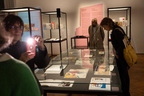 MAK: Bilderbuchkunst. Das Buch als künstlerisches Medium (12.10.2022 - 5.3.2023) Foto: eSeL.at - Lorenz Seidler Foto: eSeL Lorenz Seidler