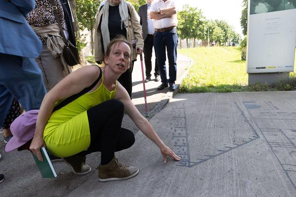 Museum Erlauf Erinnert: Catrin Bolt, dazwischen (Kunst im öffentlichen Raum NÖ, 11.6.2022) 
Foto: eSeL.at - Lorenz Seidler Foto: eSeL Lorenz Seidler